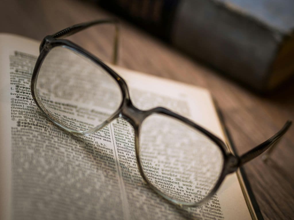 How Do You Write Book Titles in an Essay: Tips & Tricks